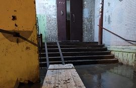 Заливка крыльца бетоном в доме по адресу ул. Коломенская, 55