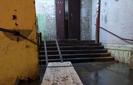 Заливка крыльца бетоном в доме по адресу ул. Коломенская, 55