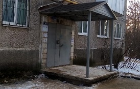 Ремонт козырьков в доме по адресу ул. Косьвинская, 13