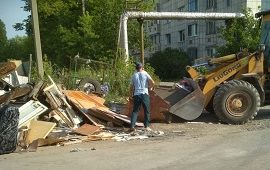 Уборка контейнерной площадки по адресу ул. Козьмы Минина, 5