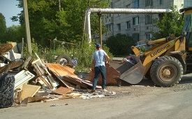 Уборка контейнерной площадки по адресу ул. Козьмы Минина, 5