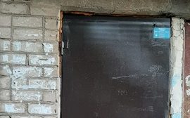 Покраска входных дверей в доме по адресу ул. 1-я Нейвинская, 1 Покраска входных дверей в доме по адресу ул. 1-я Нейвинская, 1