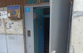 Окрашивание входных дверей дома по адресу ул. Коломенская, 59 Окрашивание входных дверей дома по адресу ул. Коломенская, 59