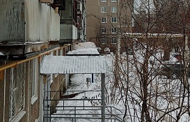 Очистка подъездных козырьков от снега и наледи Очистка подъездных козырьков от снега и наледи