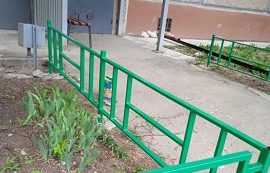 Окрашивание ограждений на придомовой территории по адресу ул. Коломенская, 19