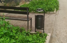 Установка урн возле дома по адресу ул. Краснополянская, 9