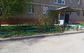 Ремонт газонного ограждения возле дома по адресу ул. Коломенская, 19