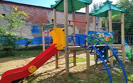 Установка детской площадки по адресу ул. Коломенская, 5